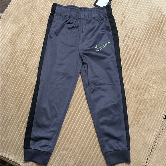 NWT Nike Black and Gray Tracksuit with Green Accents - Picture 5 of 5
